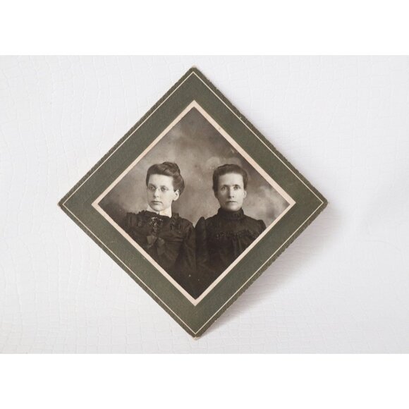 6 Victorian Photograph on Board Family Portrait Black White Picture Cabinet - Picture 3 of 6
